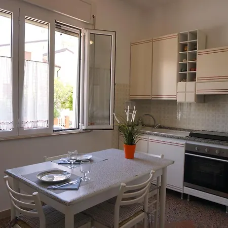 Lägenhet Casa Flora